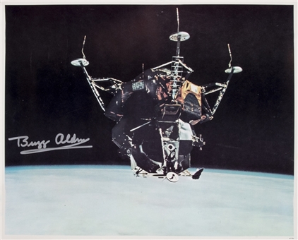 Buzz Aldrin Autographed 16x20 Space Photograph (Beckett)